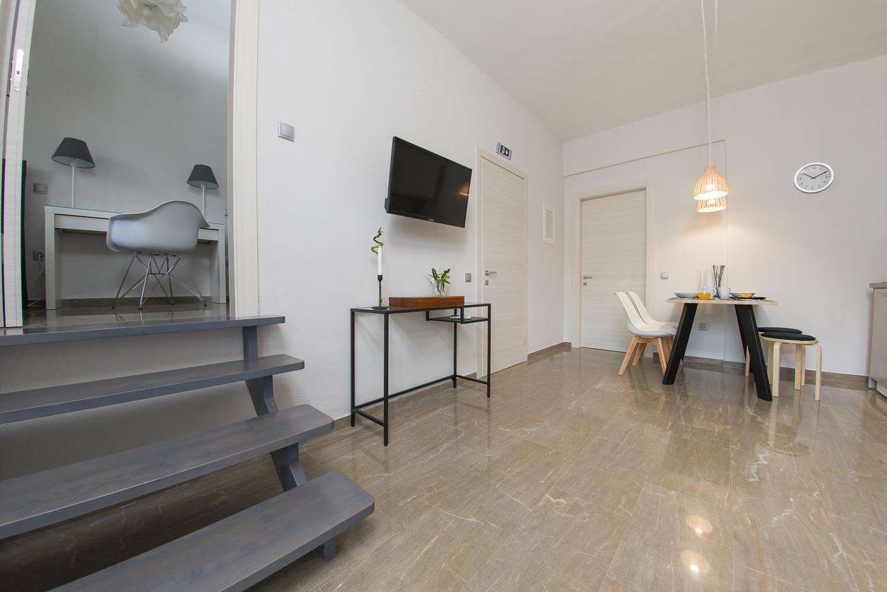 Palio Grey Apartments Palaiontsiflikion Exterior photo
