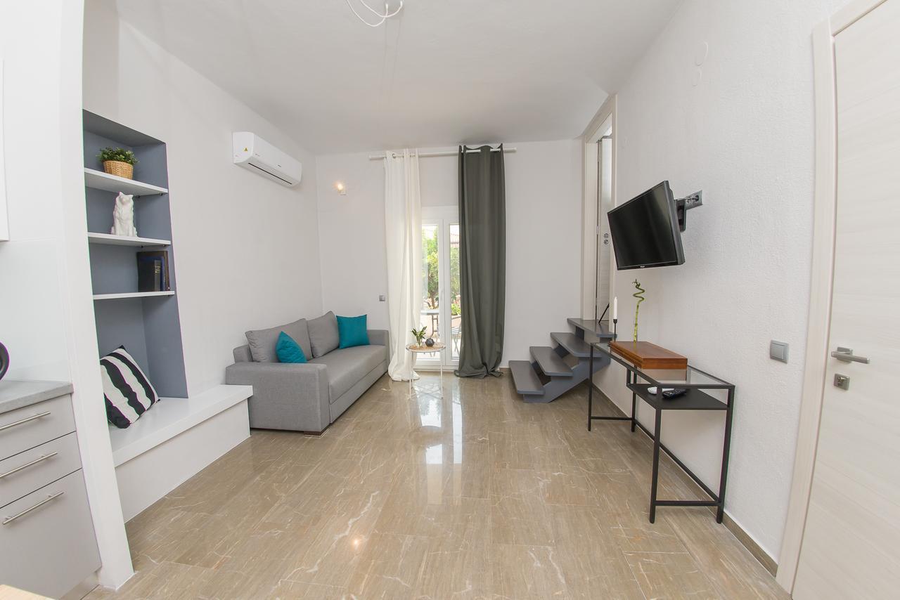 Palio Grey Apartments Palaiontsiflikion Exterior photo