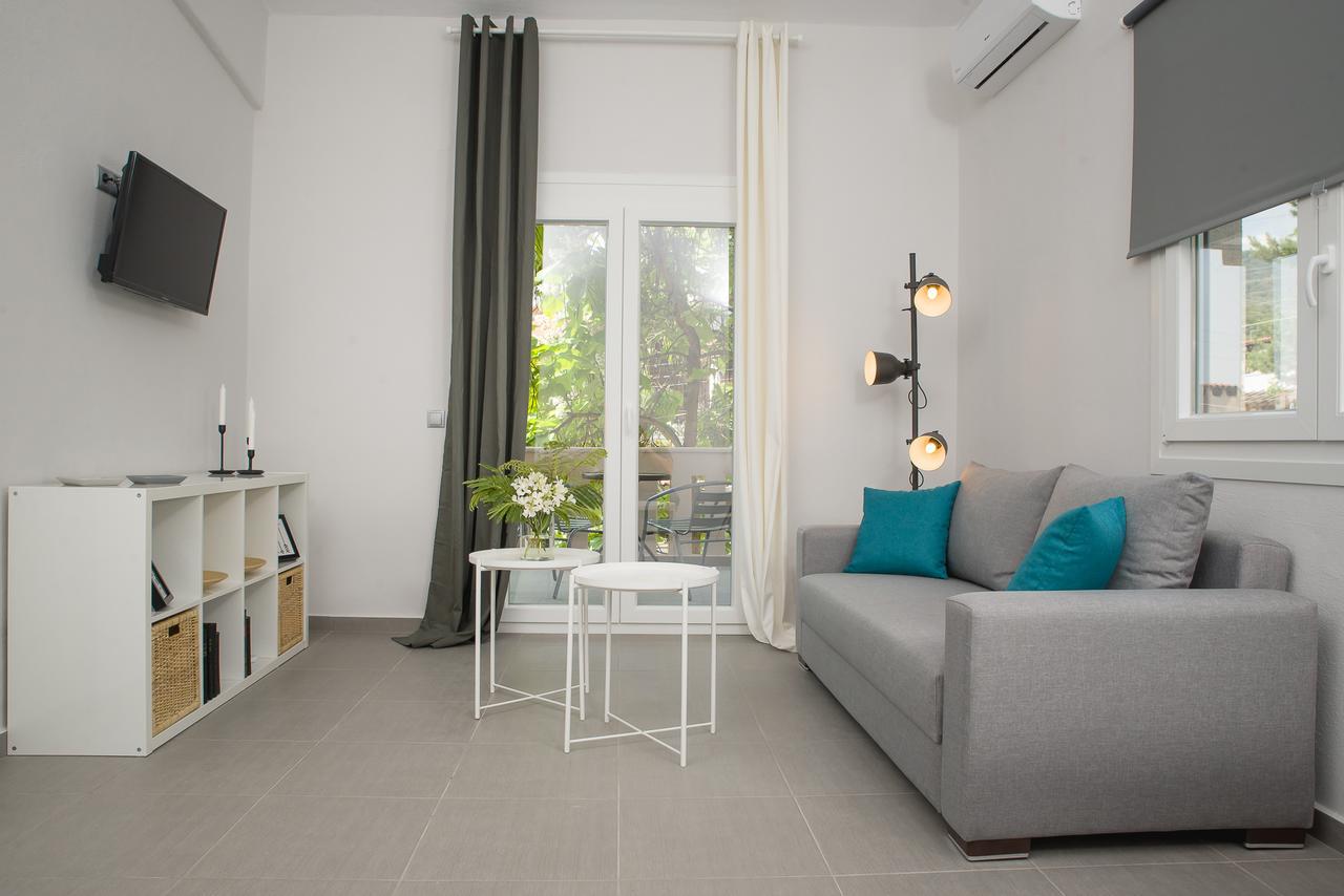 Palio Grey Apartments Palaiontsiflikion Exterior photo