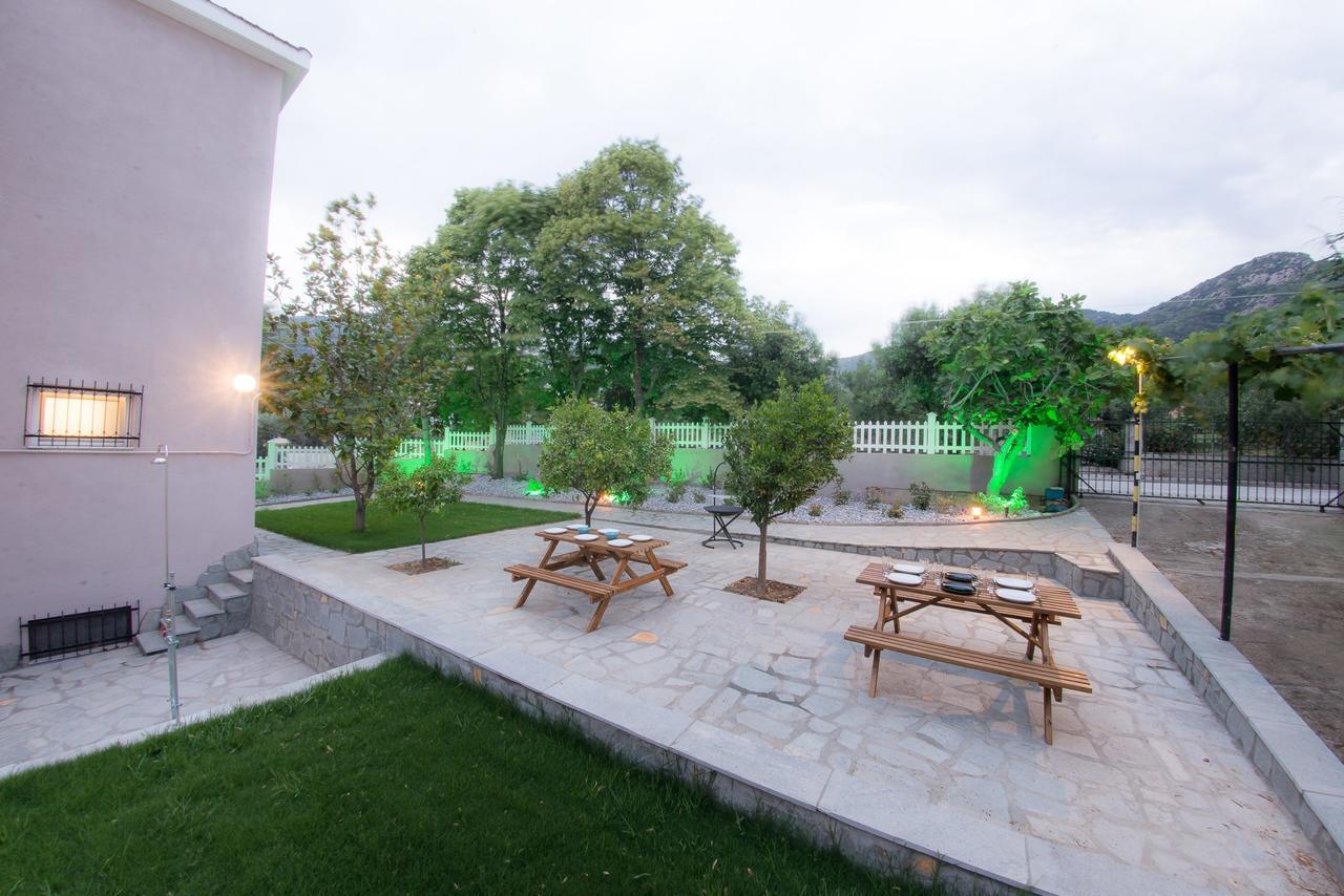 Palio Grey Apartments Palaiontsiflikion Exterior photo