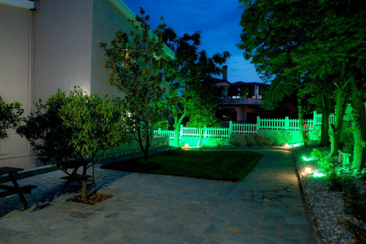 Palio Grey Apartments Palaiontsiflikion Exterior photo